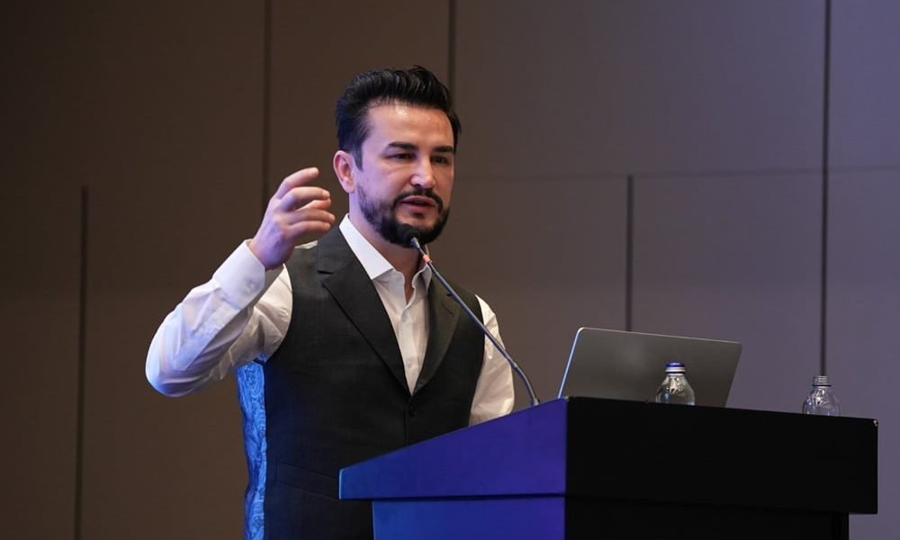 2300f3bb-67fc-42f4-b411-fcd9459d480b